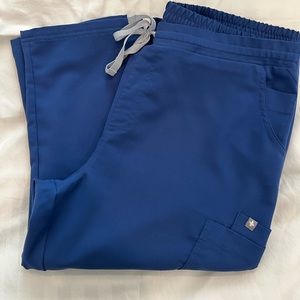 women's Denim Yola™ - Skinny Scrub Pants
L / Denim